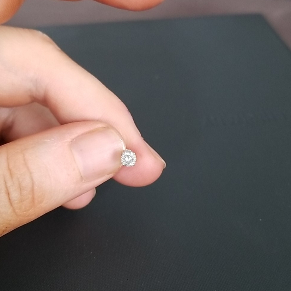 14k white gold diamond stud earring